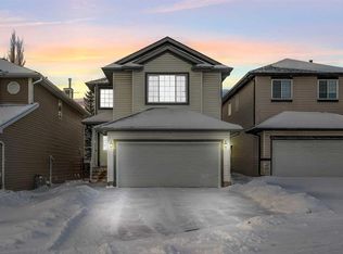 105 W Covemeadow Bay NE, Calgary, AB T3K 6E9