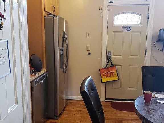 4th image of 81 Astor Pl