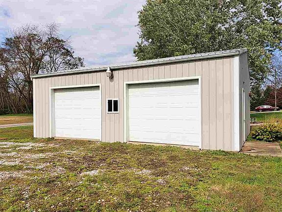 2nd image of 202 Blackbird Dr
