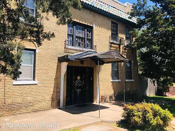 3rd image of 225 NW 24th St APT 6