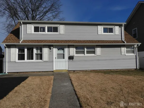 46 Arthur Ave, Carteret, NJ 07008