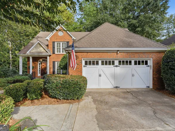 121 Red Oak Ln, Alpharetta, GA 30009