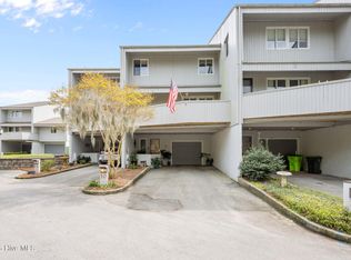 10 Batts Hill Rd, New Bern, NC 28562