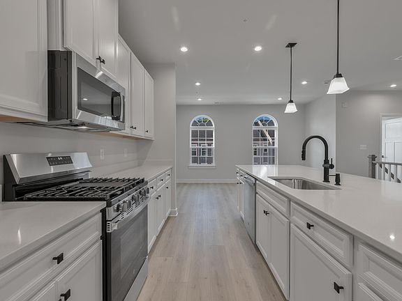 Picasso Quick Move-In
