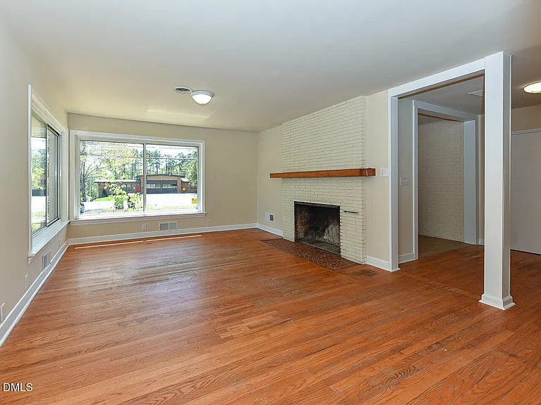 4916 Western Blvd — Photo 8