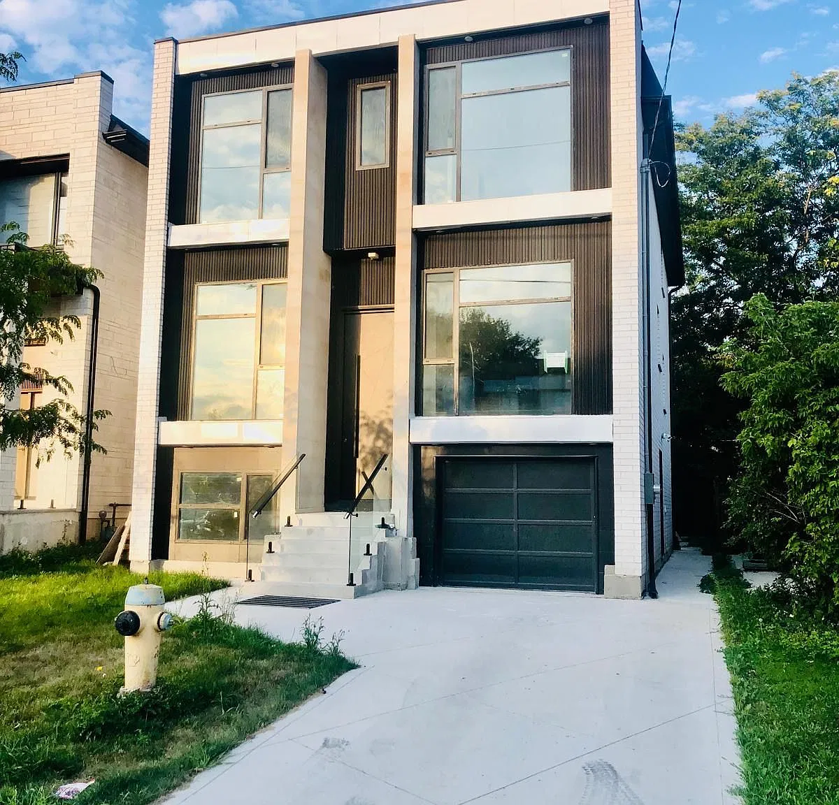 2 bed, $2,300 — Photo 1