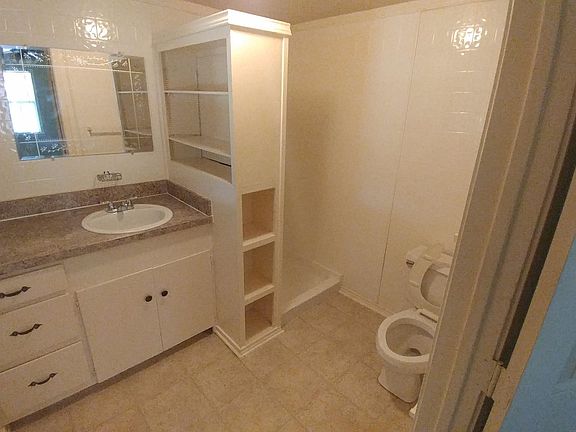5th image of 3301 Herring Ave #3301