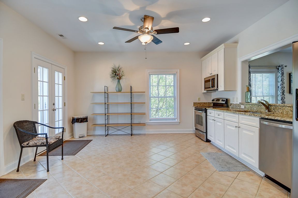 18-Kitchen