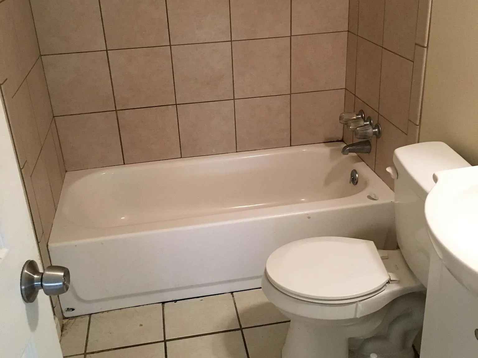 3 bed, 1254 sqft, $1,200 — Photo 2