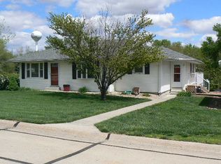 314 2nd St, Deshler, NE 68340