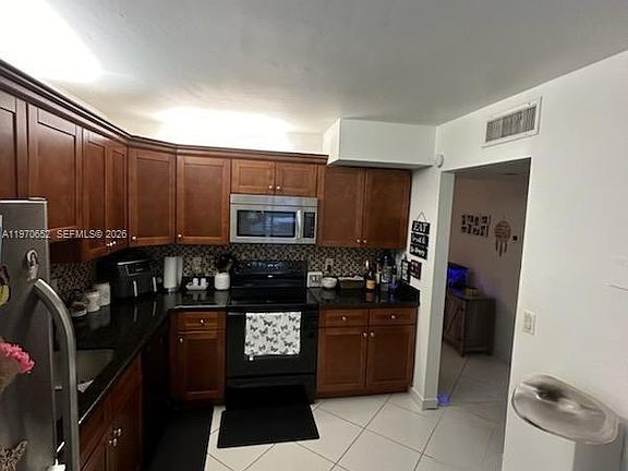 4th image of 327 Lakeview Dr APT 103