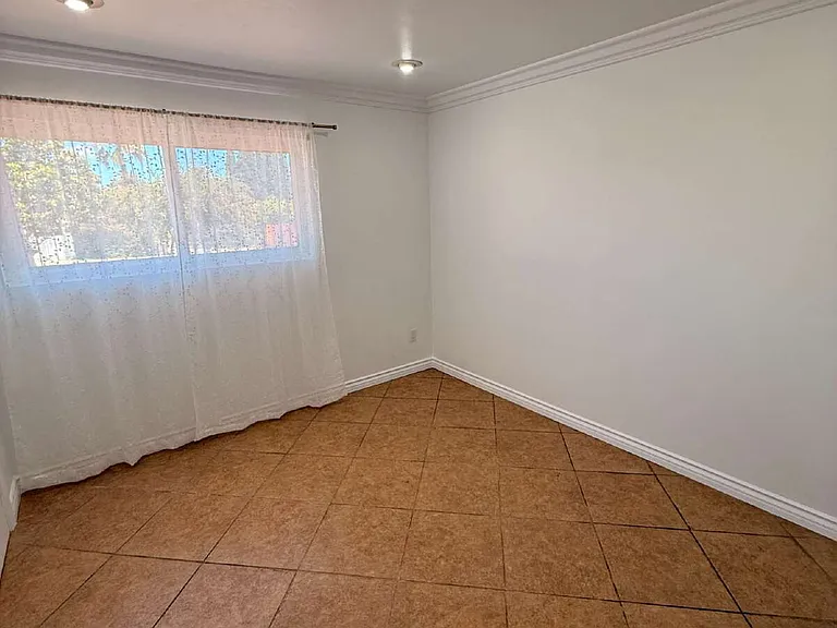 98 E Palomar St — Photo 10
