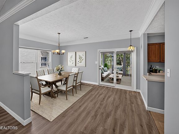 4th image of 8525 Cypress Lake Dr E