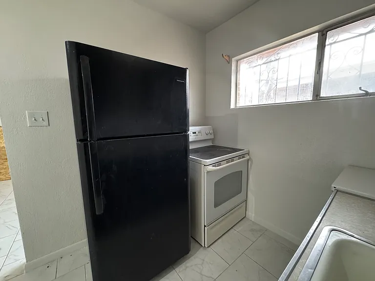 1501 N Oregon St #5 — Photo 8