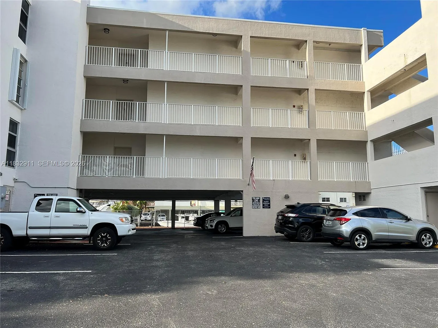Sunny Shores Condo — Photo 2