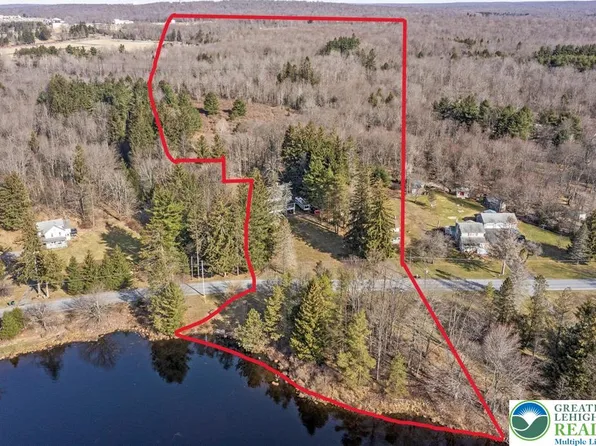 2101 Lakeside Dr, Tobyhanna, PA 18466