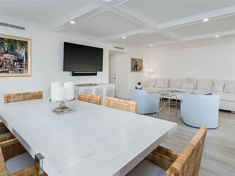 3450 Gulf Shore Blvd N #210 — Photo 5