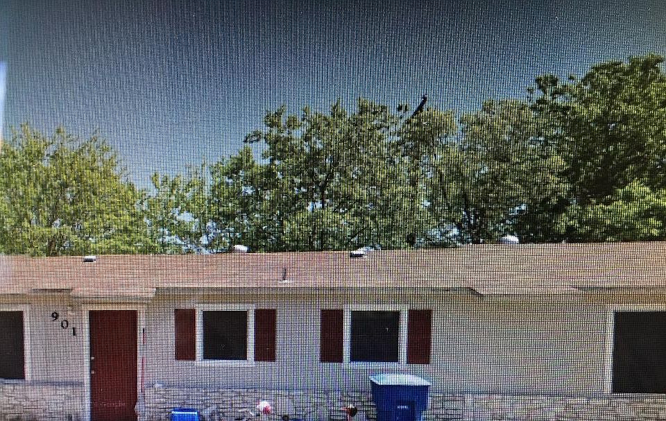 1st image of 901-903 S 17th St
