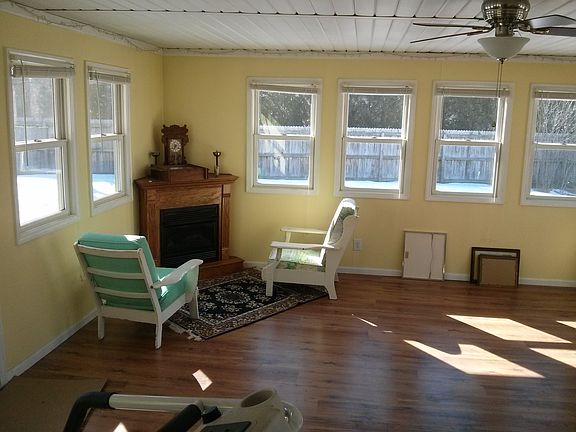 3rd image of 3662 Alameda Dr