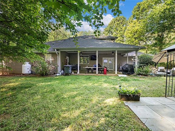3rd image of 9160 Lakeside Way