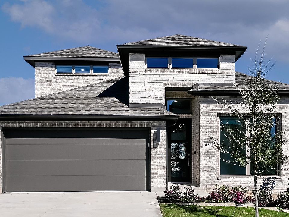 1st image of 426 Fountain Grass Dr