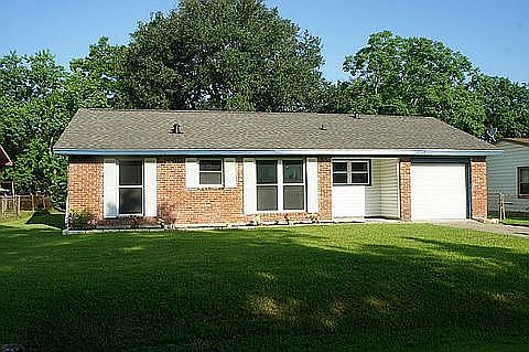 1st image of 326 Cedar Dr