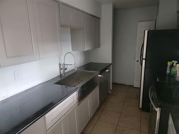 3rd image of 8034 Antoine Dr APT 130