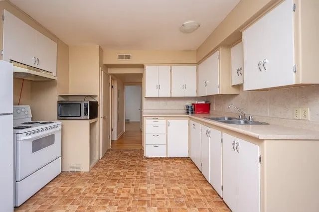 2223 35th St SW — Photo 10