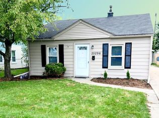 25296 Send St, Roseville, MI 48066