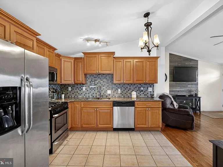 525 N Coles Ave — Photo 9