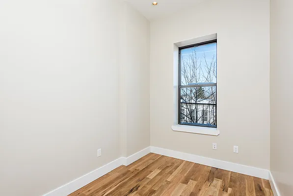 Rented by Nooklyn NYC LLC | media 51