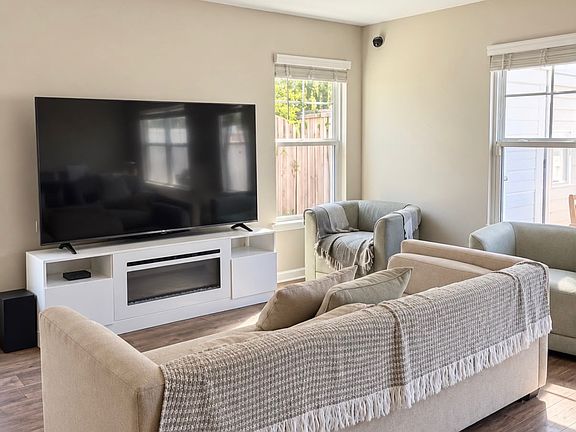 4th image of 255 Spencer Cir