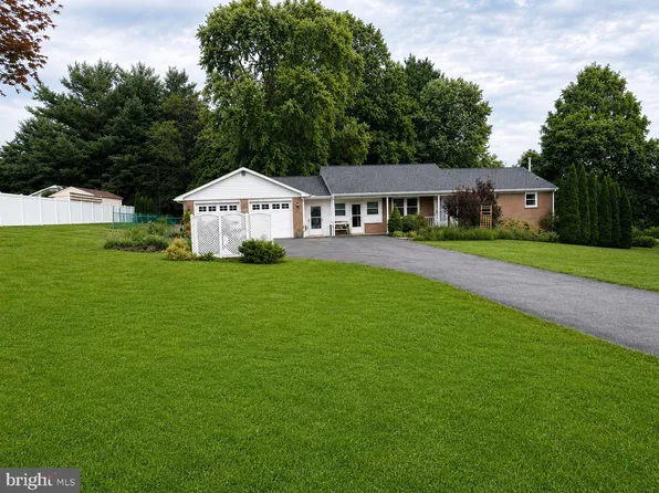 2515 Bird View Rd, Westminster, MD 21157