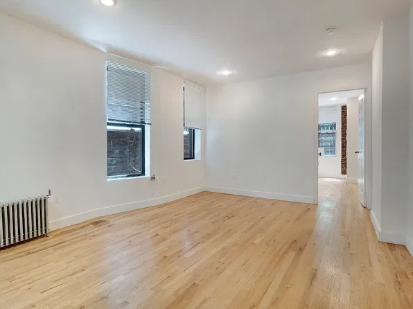 136 E 96th St APT 2B, New York, NY 10128