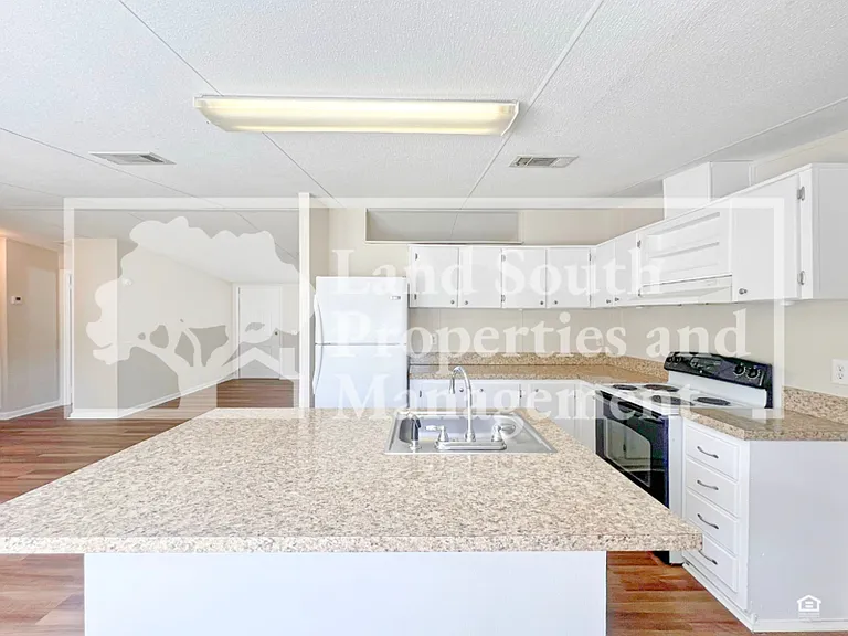 3230 J And J Manor Rd — Photo 6