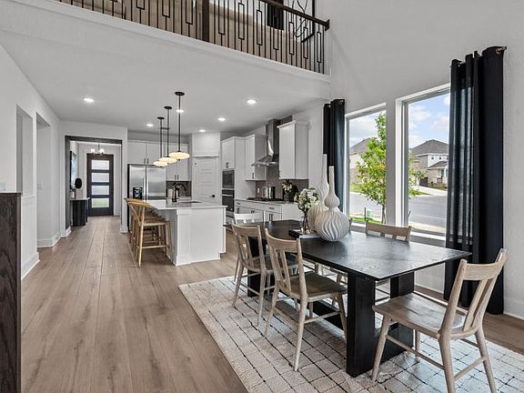 Kitchen Dining Area