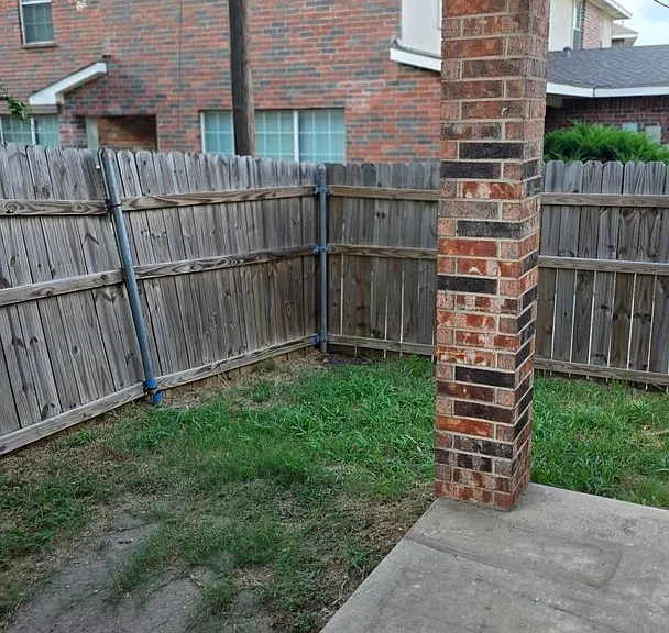 906 Meadow Cir N — Photo 19