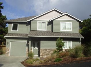 1215 NW 13th St, Lincoln City, OR 97391
