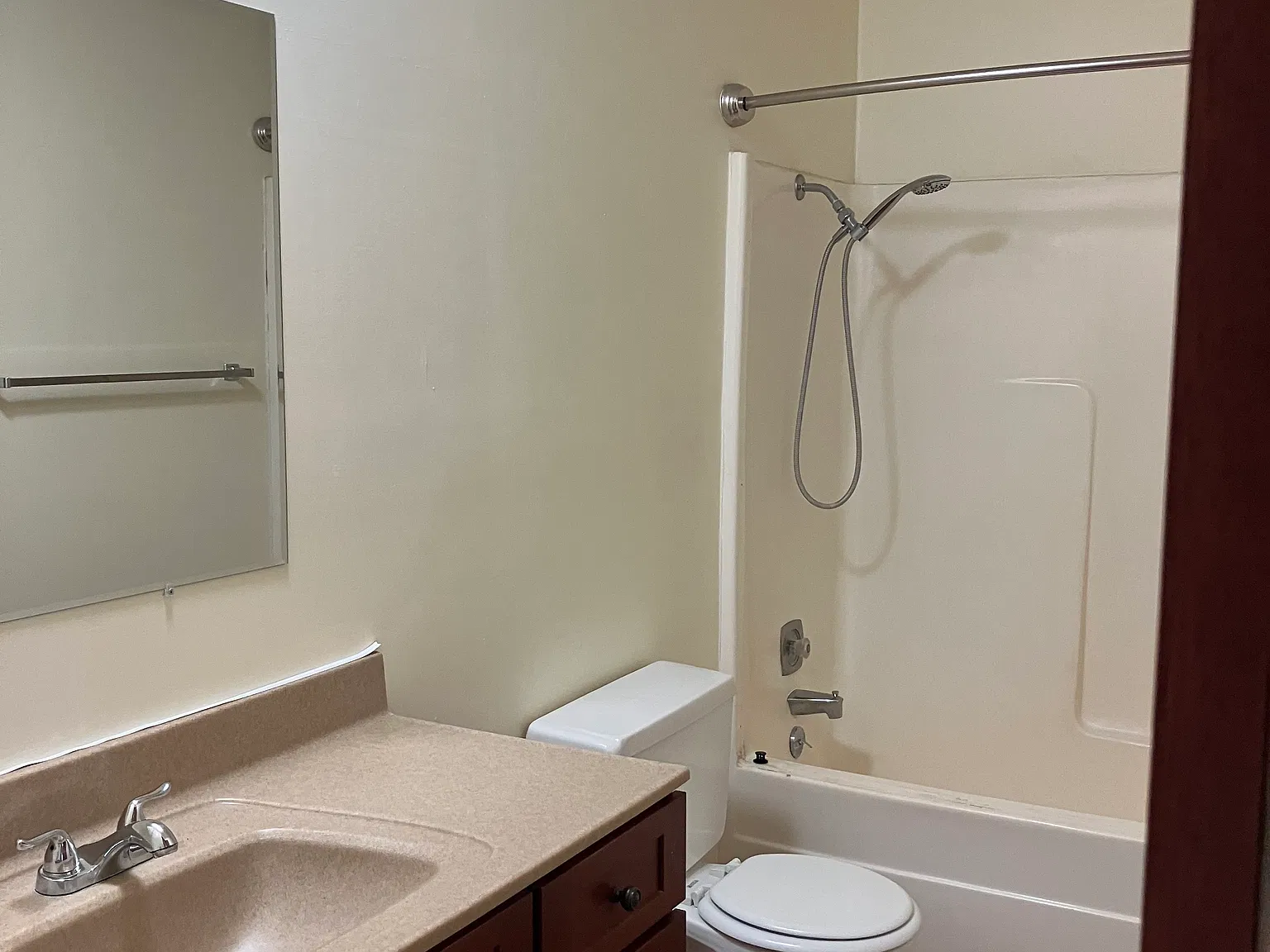 2 bed, 800 sqft, $750 — Photo 3