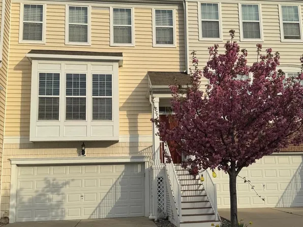 504 Ellison Dr, North Wales, PA 19454