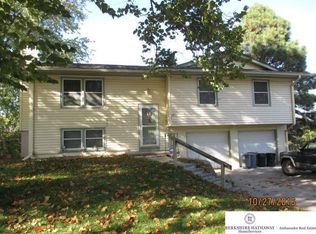 2904 Columbus Ave, Bellevue, NE 68005