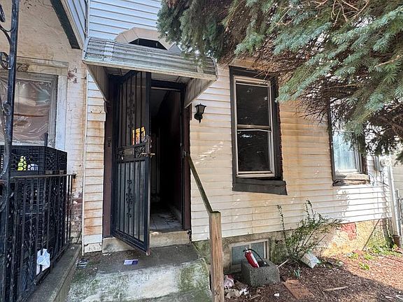 2nd image of 4271 Paul St
