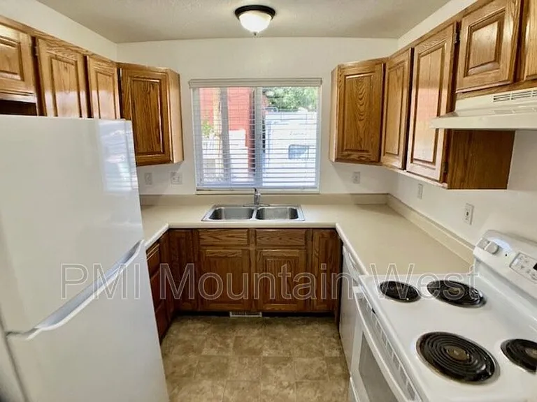 49 S 200th St W #A11 — Photo 7