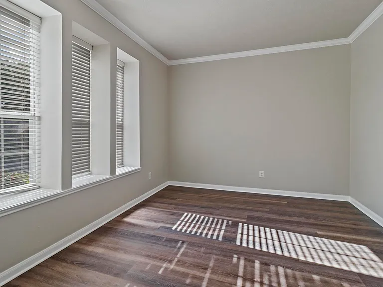 1527 Lakeview Dr — Photo 9