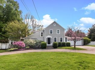 12 Hospital Rd, Medfield, MA 02052