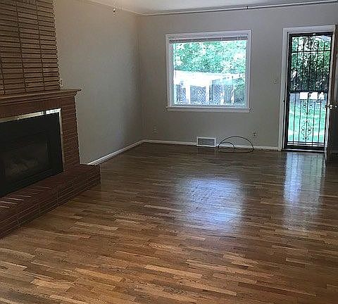 4th image of 531 Crawford Dr