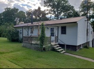 9826 Kleski Rd SE, Uhrichsville, OH 44683