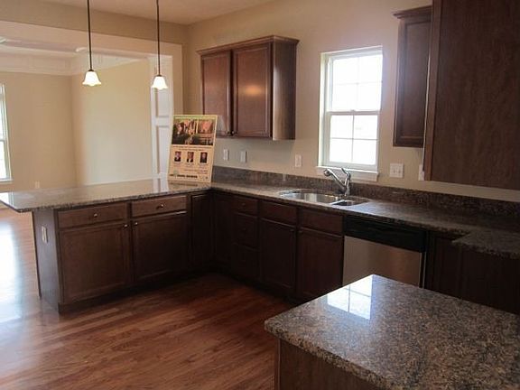 2nd image of 231 Shoreland Cir