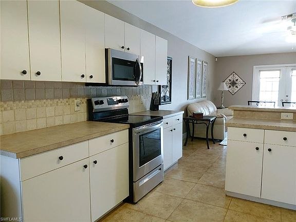 5th image of 2550 31st Ave NE