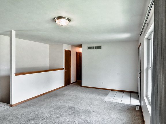3rd image of 2219 La Mar Ave